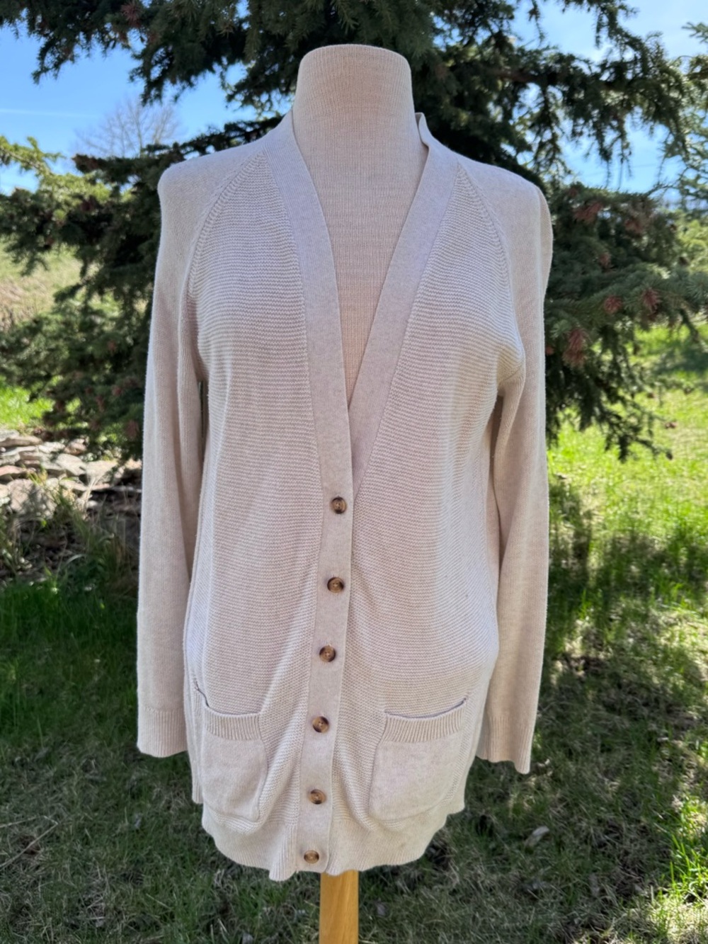 GAP Women's Cream Button-Front V-Neck Cardigan